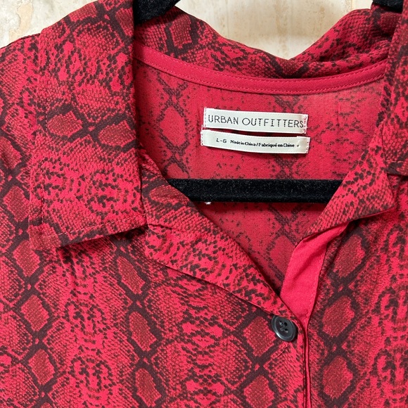 Urban Outfitters Snake Print Button-Front Blouse (Large) - Red - Picture 3 of 3